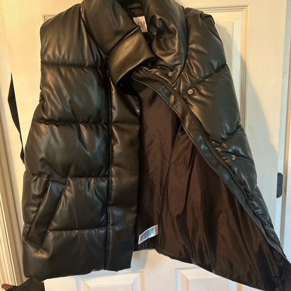 Gap Relaxed Faux Leather Vest - Picture 2 of 10
